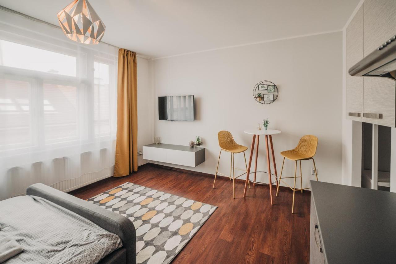 Citybeat Apartments, 400M From The Square Plzen Exterior photo