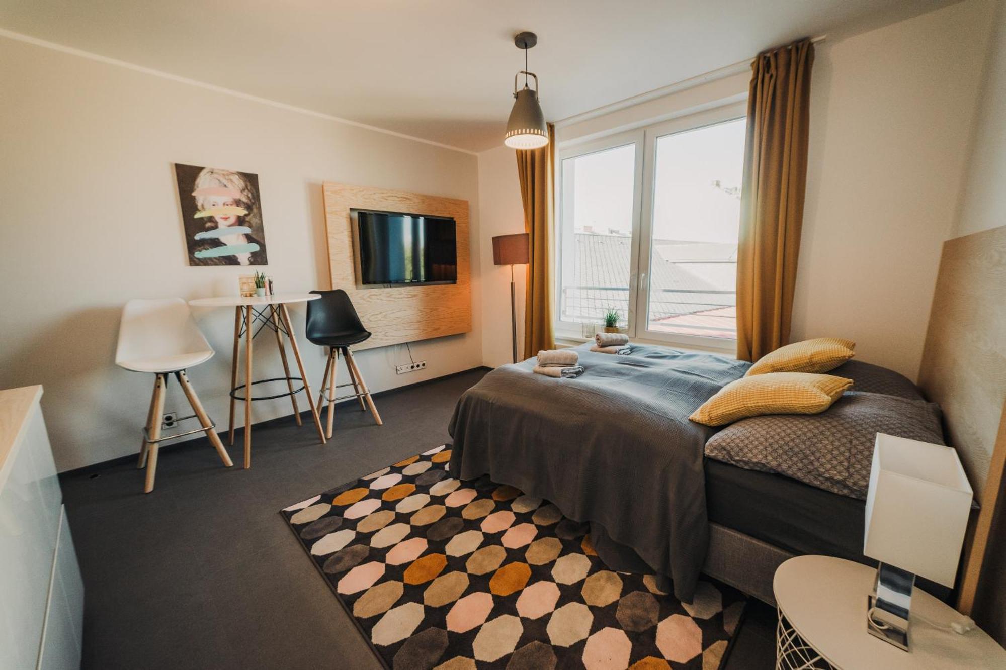 Citybeat Apartments, 400M From The Square Plzen Exterior photo