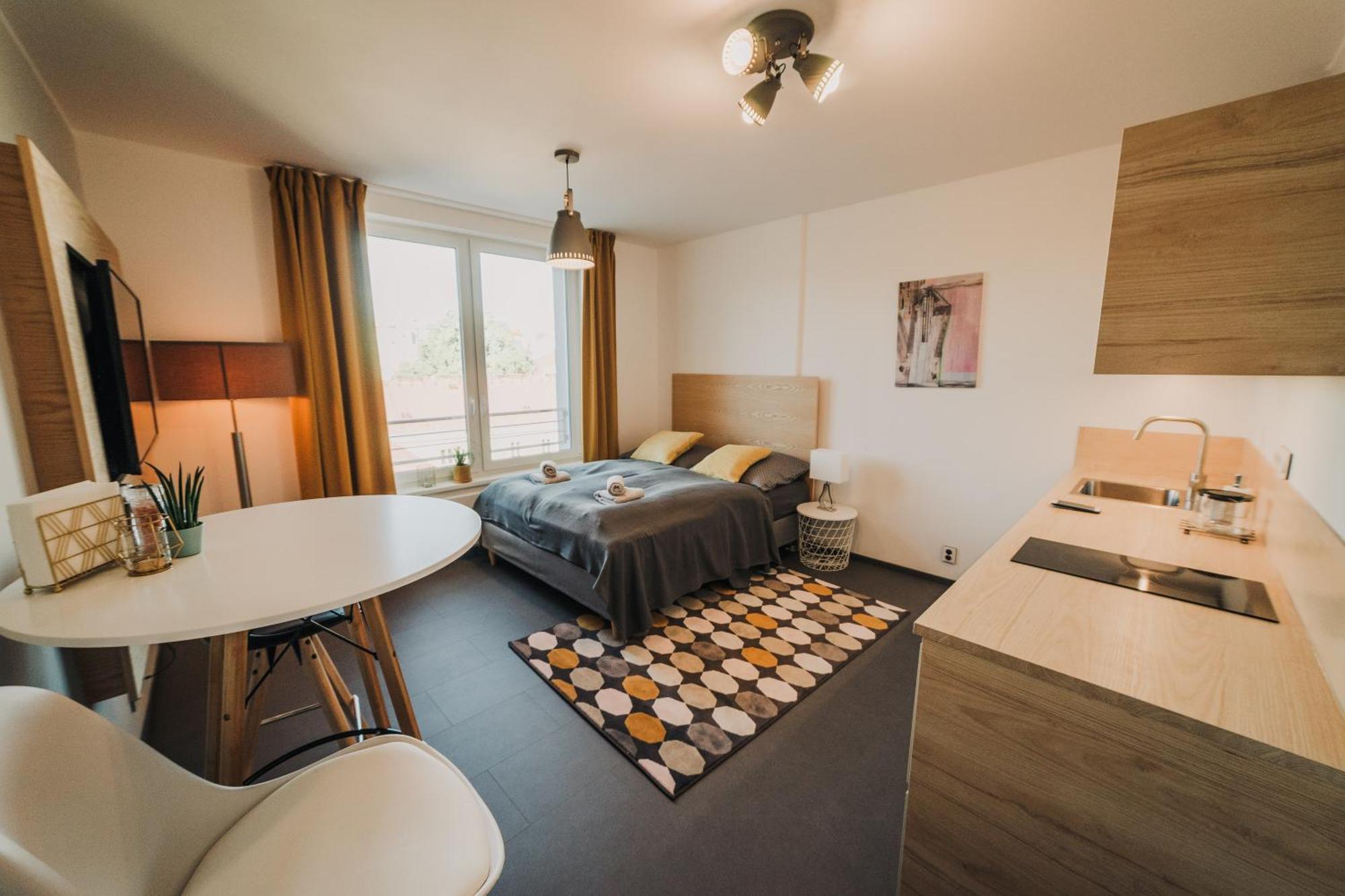 Citybeat Apartments, 400M From The Square Plzen Exterior photo