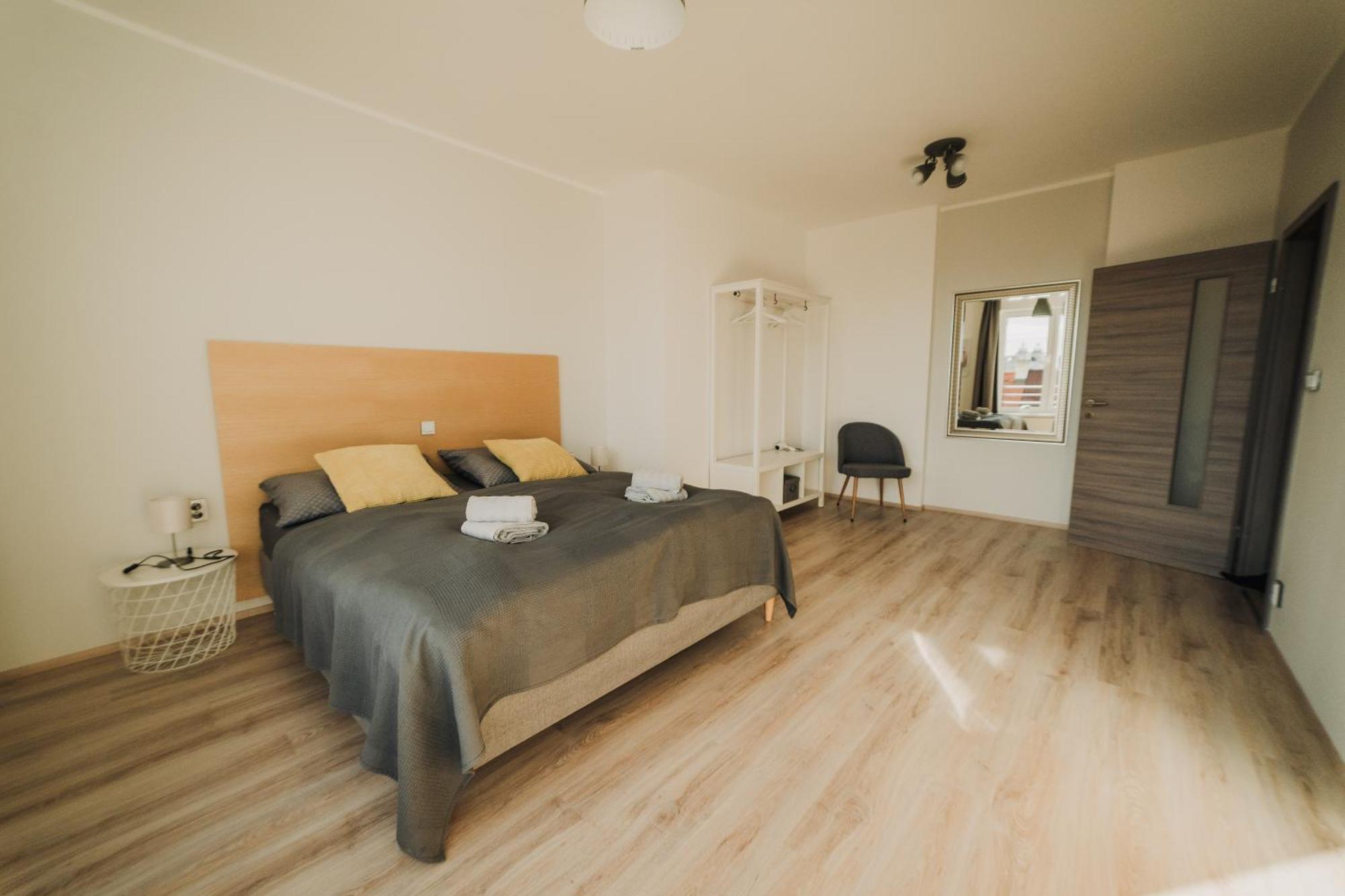 Citybeat Apartments, 400M From The Square Plzen Exterior photo